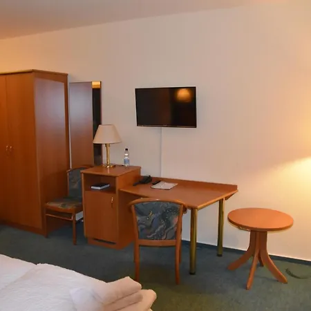 Hotel Zum Gesundbrunnen Bad Zwischenahn Exterior photo